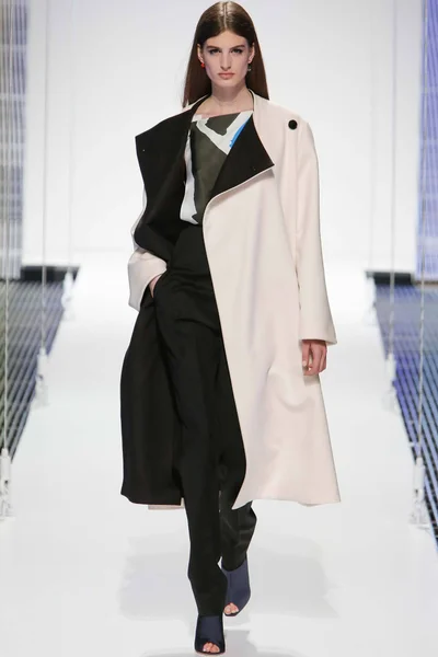 Look 22